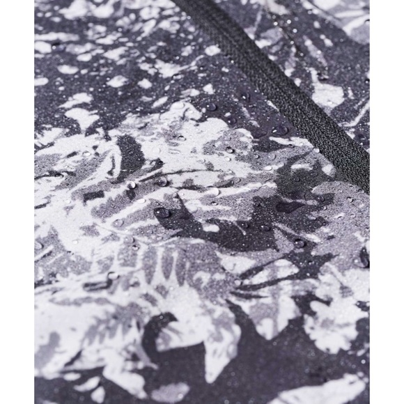 Lululemon Active Jacket - Canopy Ice Grey Black Size L - Picture 2 of 14